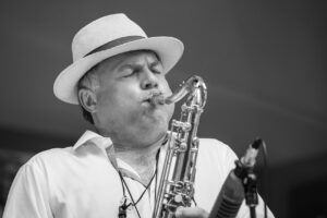 たるみ毛穴対策に効果的な化粧水はドラッグストアで買える？